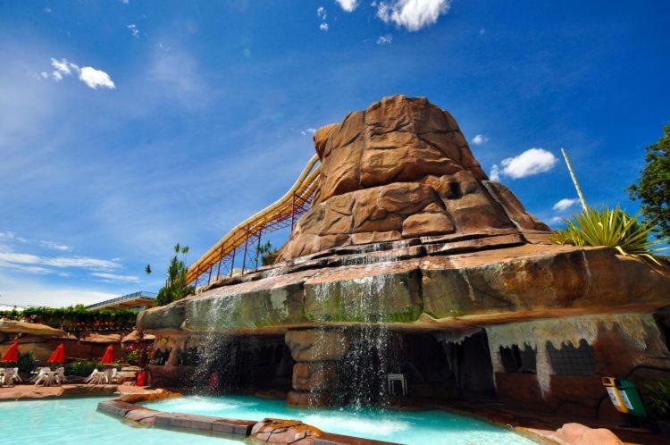 Piazza Diroma Acqua Park Hotel Caldas Novas Exterior photo